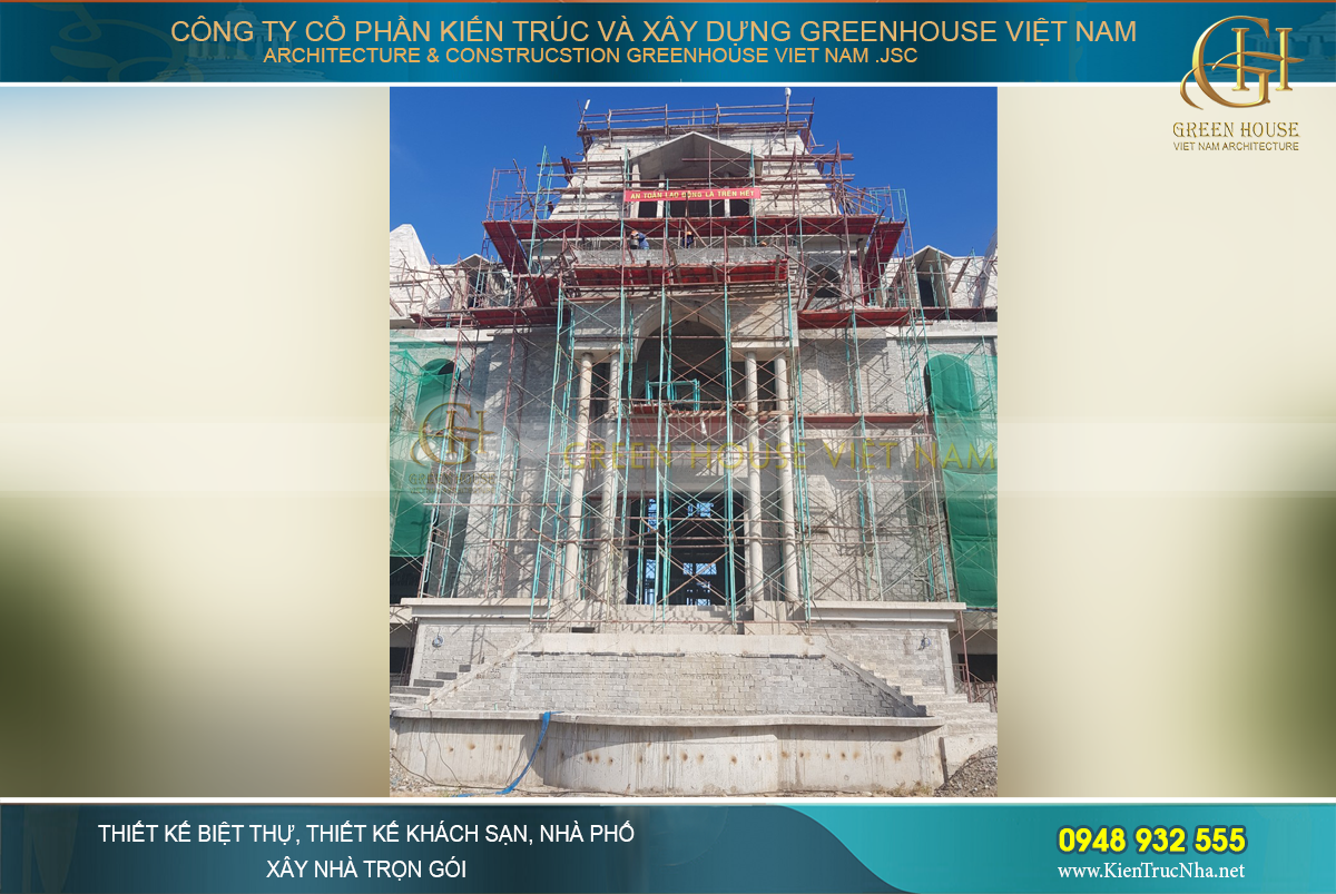 Mặt tiền của tòa dinh thự, lâu đài Dạng Đông Mặt tiền của tòa dinh thự, lâu đài Dạng Đông