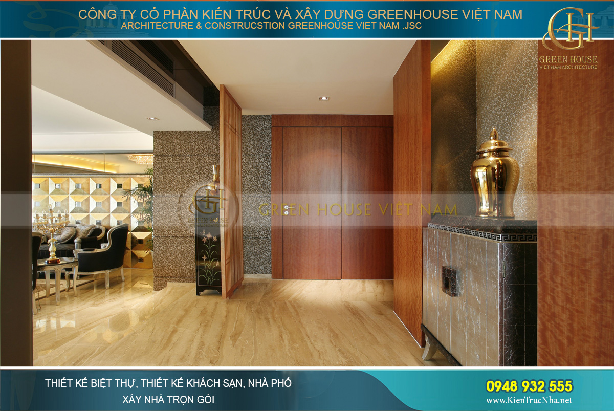 Sử dụng tắm chắn gỗ ngăn cách không gian phòng khách với cửa ra vào