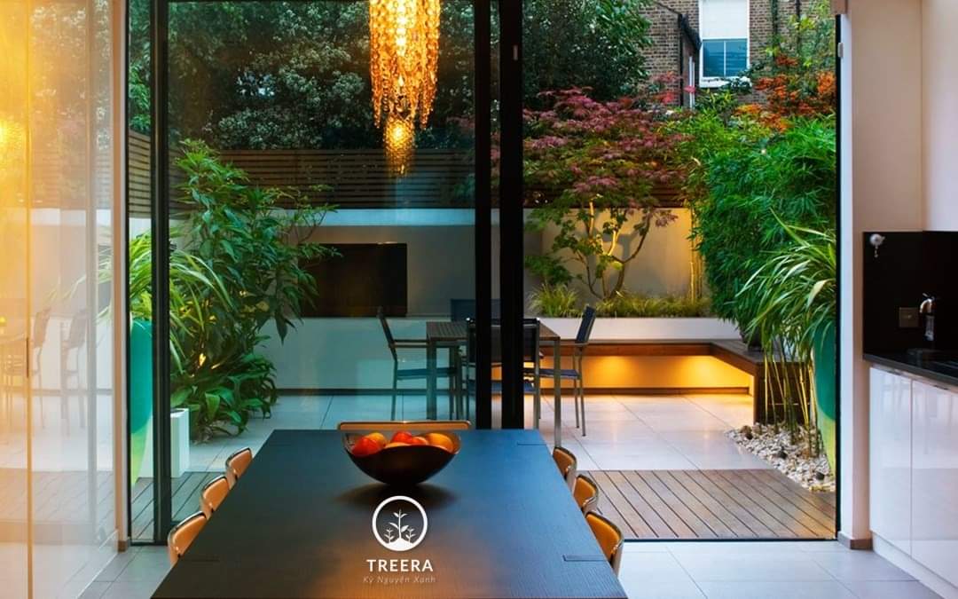 Không gian phòng khách của biệt thự sân vườn nhìn từ bên trong