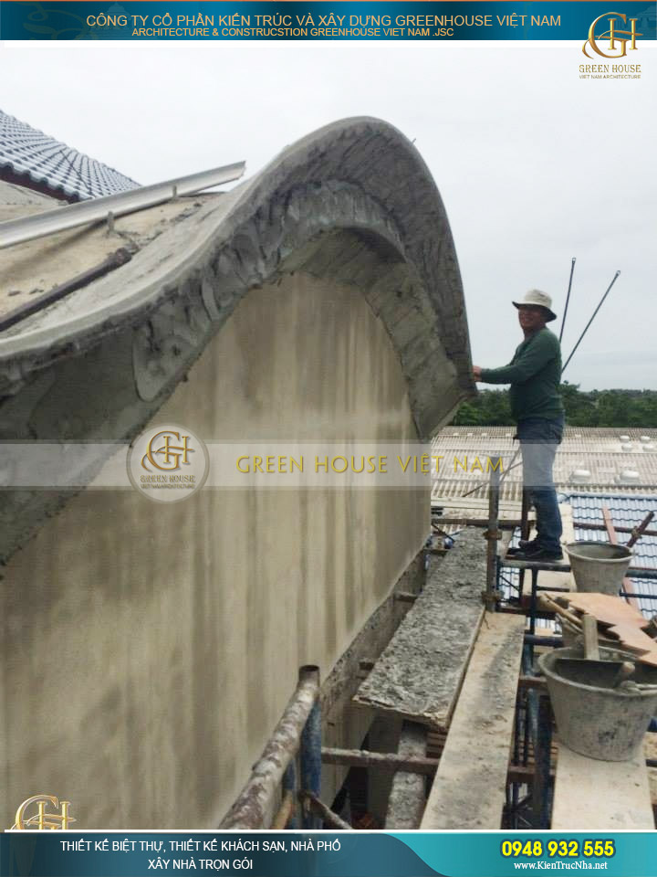 Hệ thống phào chỉ, hoa văn tinh xảo của dinh thự pháp được thực hiện tỷ mỷ, chau truốt nhất